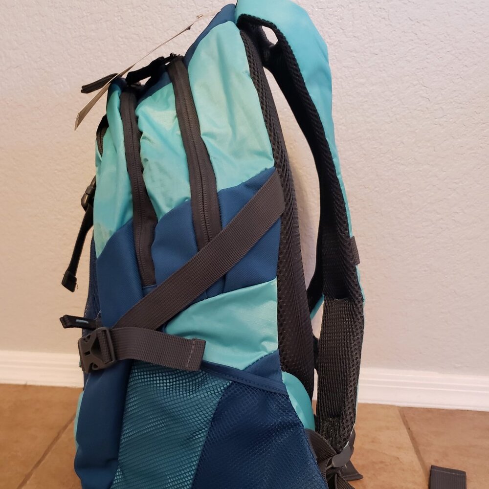 NEW Daypack/Backpack - Picture 5 of 5